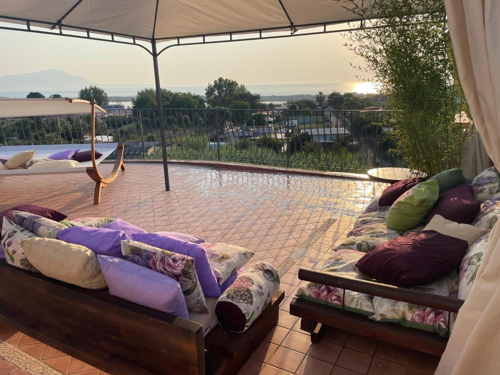 Domus Parva - Villa Con Bio-Piscina, Spa Privata E Appartamenti Panoramici Bacoli Eksteriør bilde