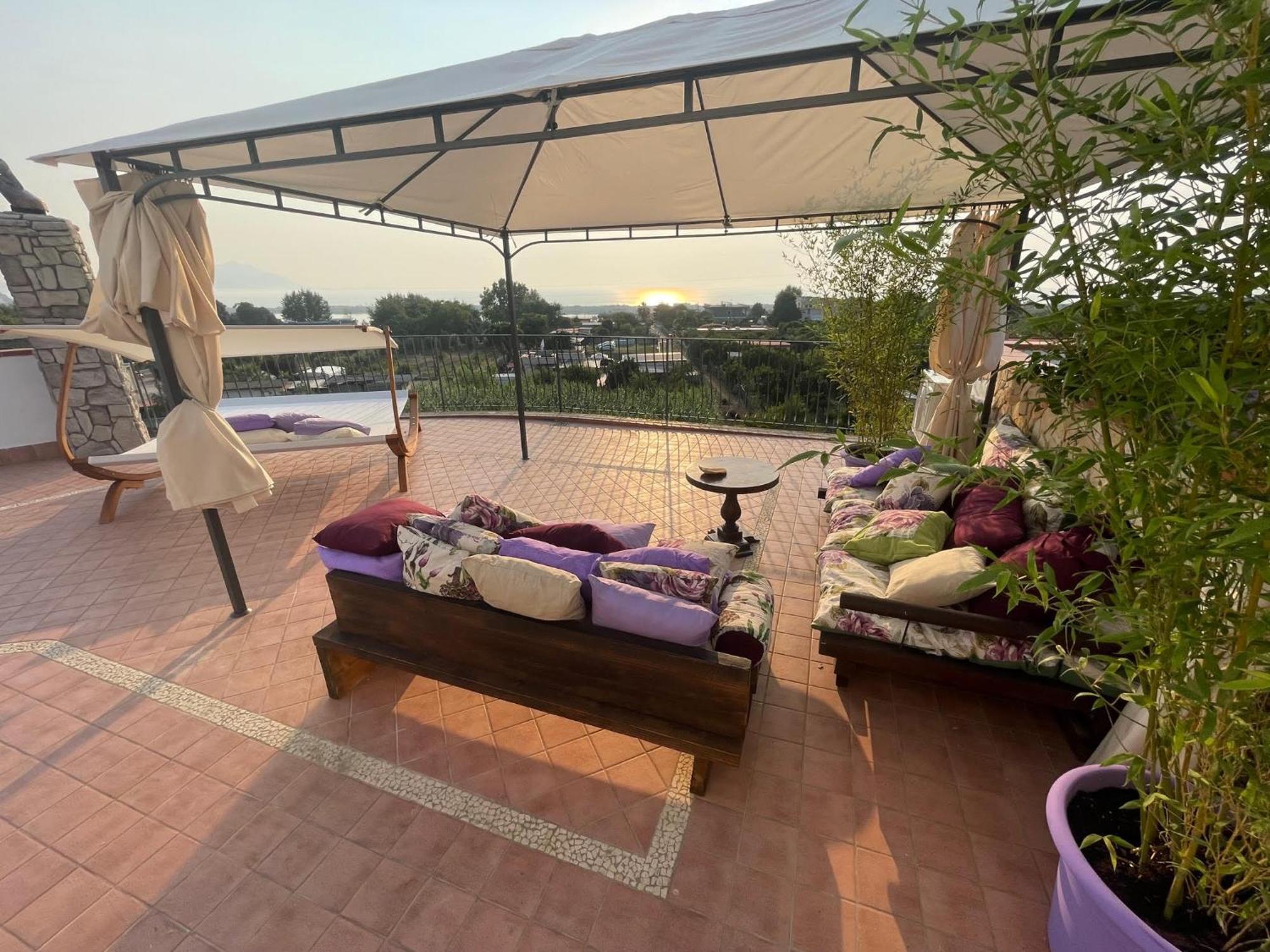 Domus Parva - Villa Con Bio-Piscina, Spa Privata E Appartamenti Panoramici Bacoli Eksteriør bilde